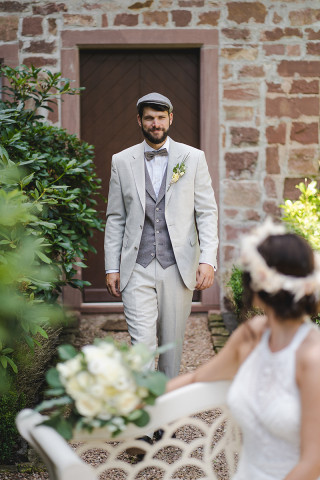 Dolzer Maßkonfektion | Individuelle Hochzeitsoutfits, Brautmode · Hochzeitsanzug Bodensee, Logo Dolzer Maßkonfektion | Individuelle Hochzeitsoutfits, Brautmode · Hochzeitsanzug Bodensee, Logo
