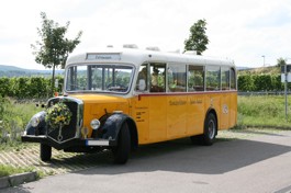 Hochzeitstrend Oldtimerbus Bild 4